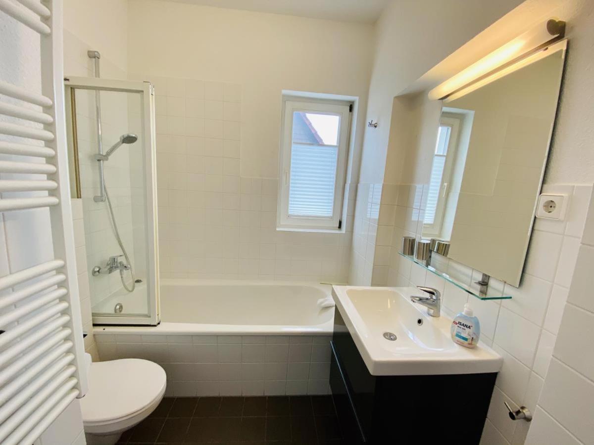 Bootshaus/ Holzdeck Apartment รอสต็อค ภายนอก รูปภาพ