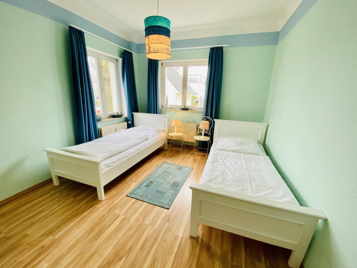 Bootshaus/ Holzdeck Apartment รอสต็อค ภายนอก รูปภาพ